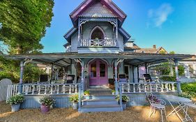 Narragansett House